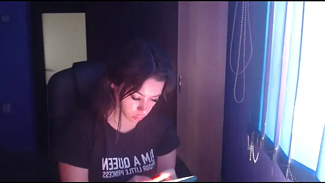 LovelyJulliette online show from 2, 2, 2025