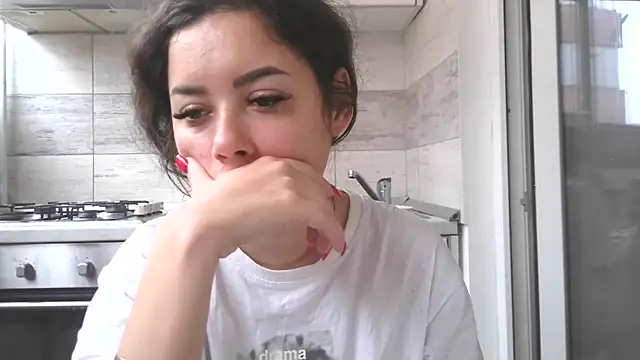 LovelyJulliette online show from 10, 11, 2025