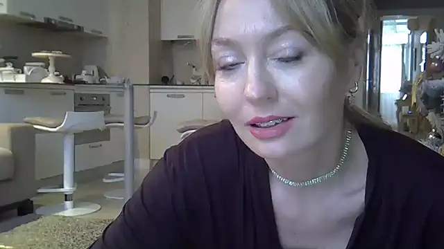 ZarinaSwift online show from 11, 1, 2025
