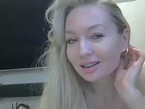 ZarinaSwift online show from 1, 2, 2025