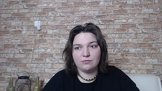 Amelia Kiss  online show from 21, 2, 2025