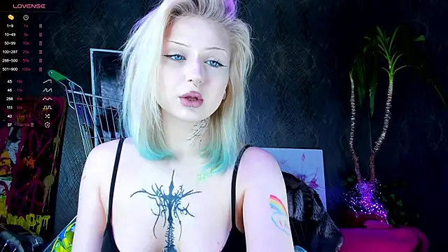 Snapshot of little_grinch666 chatting on 23, 1, 2025 little grinch666 online show from 23, 1, 2025