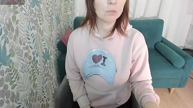 ZoeEast online show from 21, 12, 2025