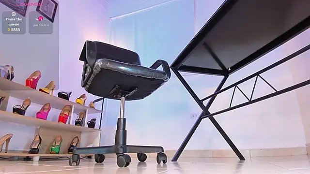 violettastrada online show from 15, 2, 2025