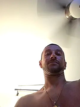 Twin2222 online show from 21, 10, 2025