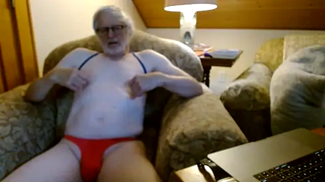 Snapshot of stripfun23 chatting on 16, 10, 2025 stripfun23 online show from 16, 10, 2025