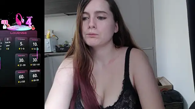 Snapshot of Dominahot4you chatting on 27, 10, 2025 Dominahot4you online show from 27, 10, 2025