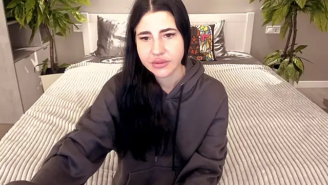 SunnyGirll  online show from 4, 2, 2026