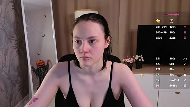 Snapshot of MaryCoopeer chatting on 2, 12, 2025 MaryCoopeer online show from 2, 12, 2025