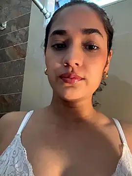 Snapshot of CuteeRose chatting on 25, 10, 2025 CuteeRose online show from 25, 10, 2025