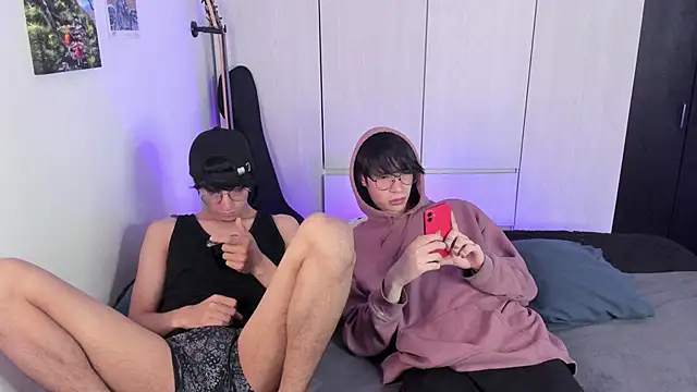 Snapshot of Aventure_Twinks chatting on 14, 12, 2024 Aventure Twinks online show from 14, 12, 2024