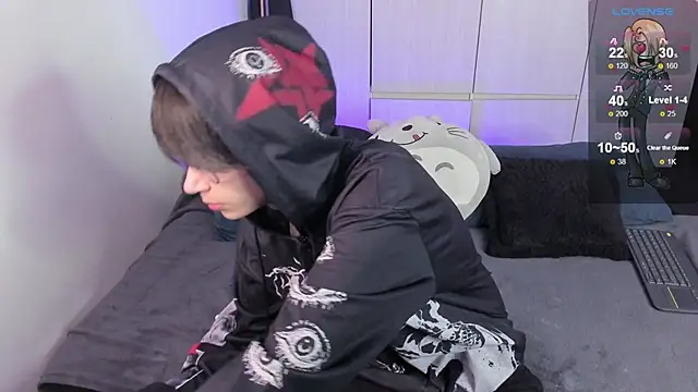 Snapshot of Aventure_Twinks chatting on 4, 1, 2025 Aventure Twinks online show from 4, 1, 2025