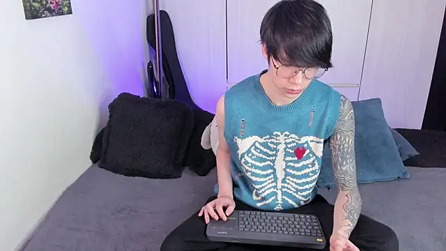 Snapshot of Aventure_Twinks chatting on 8, 1, 2025 Aventure Twinks online show from 8, 1, 2025