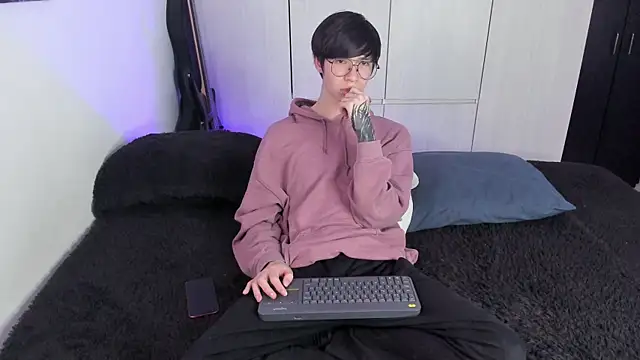 Snapshot of Aventure_Twinks chatting on 29, 1, 2025 Aventure Twinks online show from 29, 1, 2025