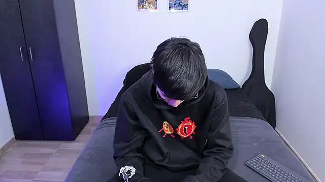 Snapshot of Aventure_Twinks chatting on 19, 2, 2025 Aventure Twinks online show from 19, 2, 2025