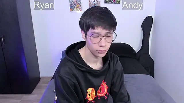 Snapshot of Aventure_Twinks chatting on 6, 3, 2025 Aventure Twinks online show from 6, 3, 2025