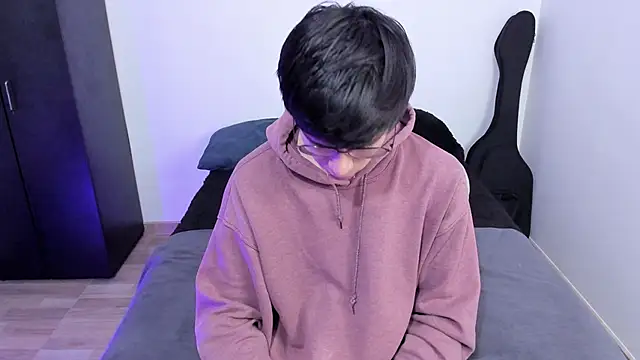 Snapshot of Aventure_Twinks chatting on 19, 3, 2025 Aventure Twinks online show from 19, 3, 2025