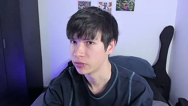 Snapshot of Aventure_Twinks chatting on 15, 10, 2025 Aventure Twinks online show from 15, 10, 2025