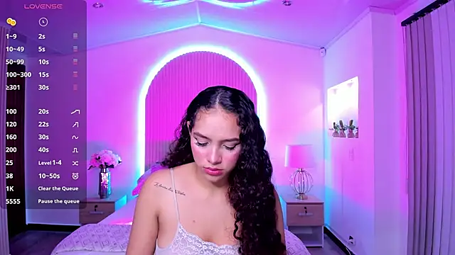 Snapshot of anahi_curlie1 chatting on 15, 12, 2024 anahi curlie1 online show from 15, 12, 2024