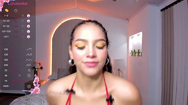 Snapshot of anahi_curlie1 chatting on 30, 12, 2024 anahi curlie1 online show from 30, 12, 2024