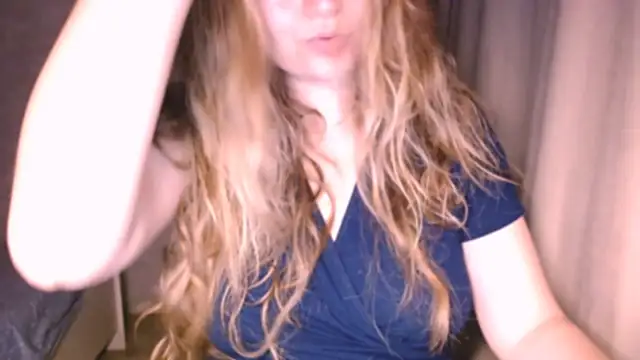 Snapshot of fiona_cute_2 chatting on 5, 10, 2025 fiona cute 2 online show from 5, 10, 2025