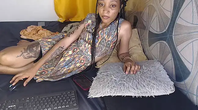 Snapshot of Candiey001 chatting on 10, 12, 2024 Candiey001 online show from 10, 12, 2024