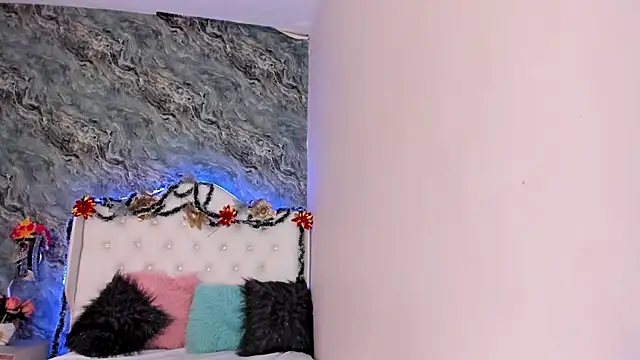 Snapshot of CAMILLEN_PETTID chatting on 13, 12, 2024 CAMILLEN PETTID online show from 13, 12, 2024