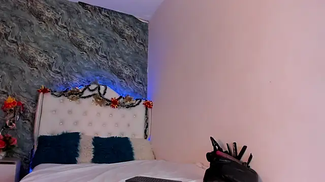 Snapshot of CAMILLEN_PETTID chatting on 22, 12, 2024 CAMILLEN PETTID online show from 22, 12, 2024