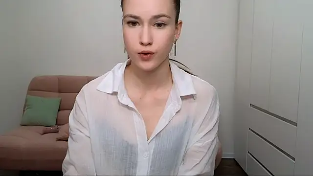 AliciaNewell online show from 12, 1, 2025