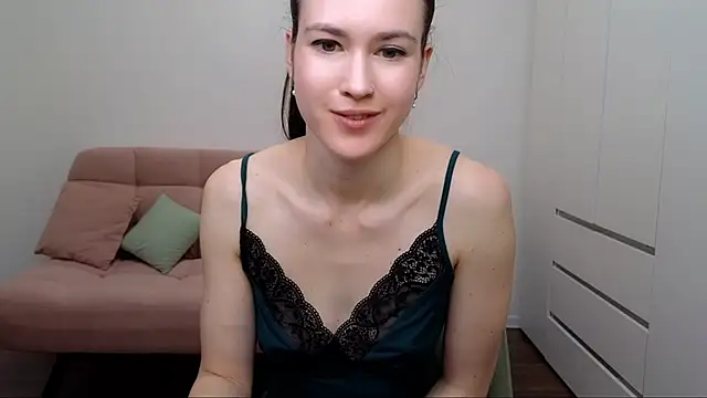 AliciaNewell online show from 24, 2, 2025