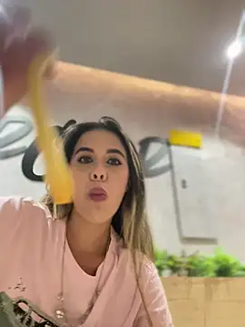 Emilia Bakerr online show from 4, 2, 2025