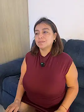 Snapshot of MrsFoucher chatting on 28, 11, 2025 MrsFoucher online show from 28, 11, 2025