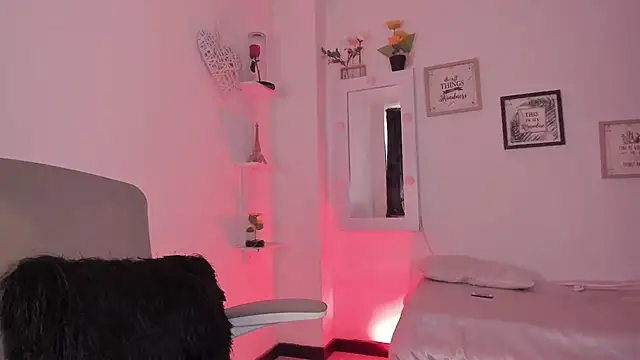  Caroliinee  online show from 10, 9, 2025