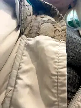 Snapshot of LikaCat chatting on 10, 10, 2025 LikaCat online show from 10, 10, 2025