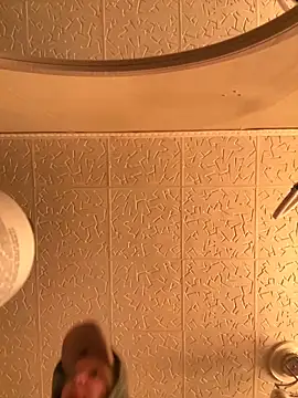 Snapshot of LikaCat chatting on 17, 10, 2025 LikaCat online show from 17, 10, 2025