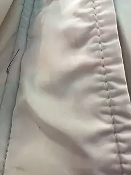 Snapshot of LikaCat chatting on 23, 10, 2025 LikaCat online show from 23, 10, 2025