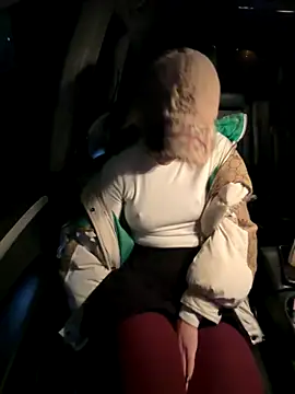 Snapshot of LikaCat chatting on 23, 10, 2025 LikaCat online show from 23, 10, 2025