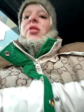 Snapshot of LikaCat chatting on 31, 10, 2025 LikaCat online show from 31, 10, 2025