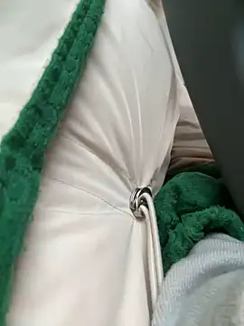 Snapshot of LikaCat chatting on 6, 11, 2025 LikaCat online show from 6, 11, 2025