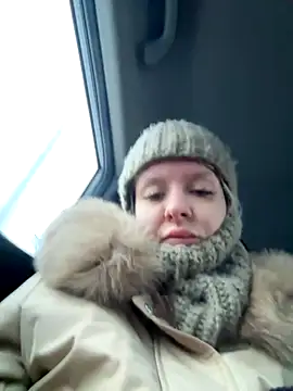 Snapshot of LikaCat chatting on 7, 11, 2025 LikaCat online show from 7, 11, 2025