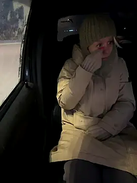 Snapshot of LikaCat chatting on 15, 11, 2025 LikaCat online show from 15, 11, 2025