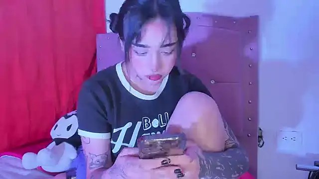 Snapshot of IrisMagiic chatting on 23, 9, 2025 IrisMagiic online show from 23, 9, 2025