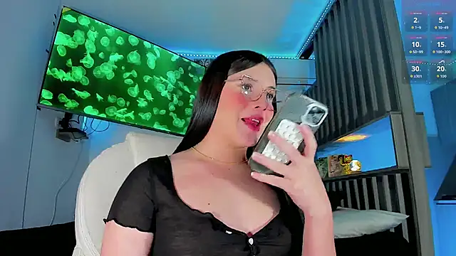 Snapshot of Ashlycuute chatting on 1, 11, 2025 Ashlycuute online show from 1, 11, 2025