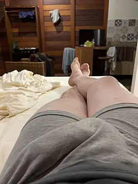 Snapshot of dotlondrina chatting on 18, 12, 2025 dotlondrina online show from 18, 12, 2025