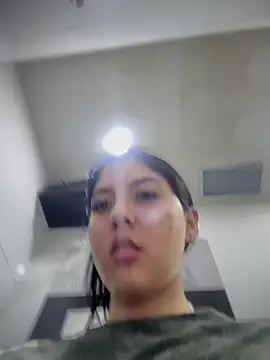 MarianaBenz online show from 15, 1, 2025