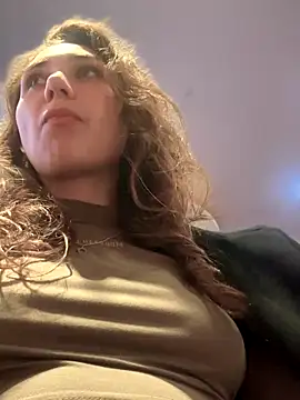 QuitieLia online show from 10, 10, 2025