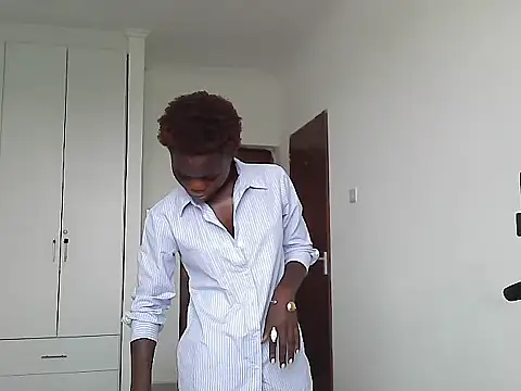 petiteebony 81 online show from 12, 3, 2026