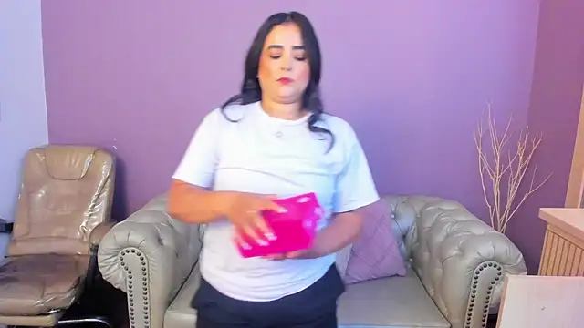 taylor bennet online show from 14, 10, 2025