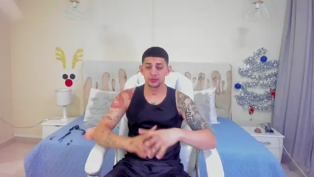 Snapshot of Alex_cute77 chatting on 2, 12, 2024 Alex cute77 online show from 2, 12, 2024