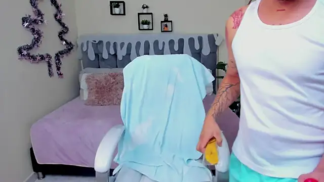 Snapshot of Alex_cute77 chatting on 4, 12, 2024 Alex cute77 online show from 4, 12, 2024